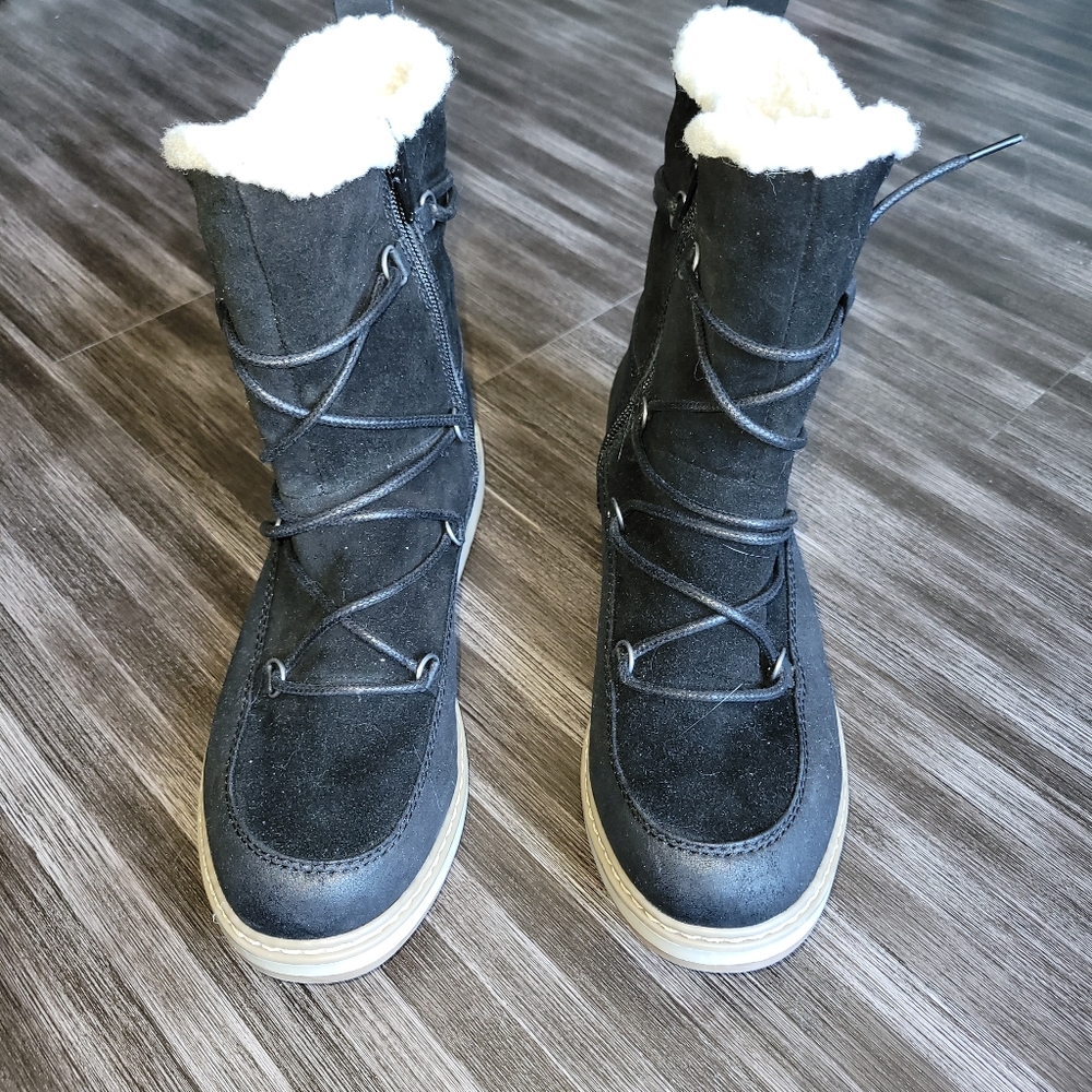 White Mountain Black Leather/ Suede Boots Faux Fur interior Side zip  size 8M